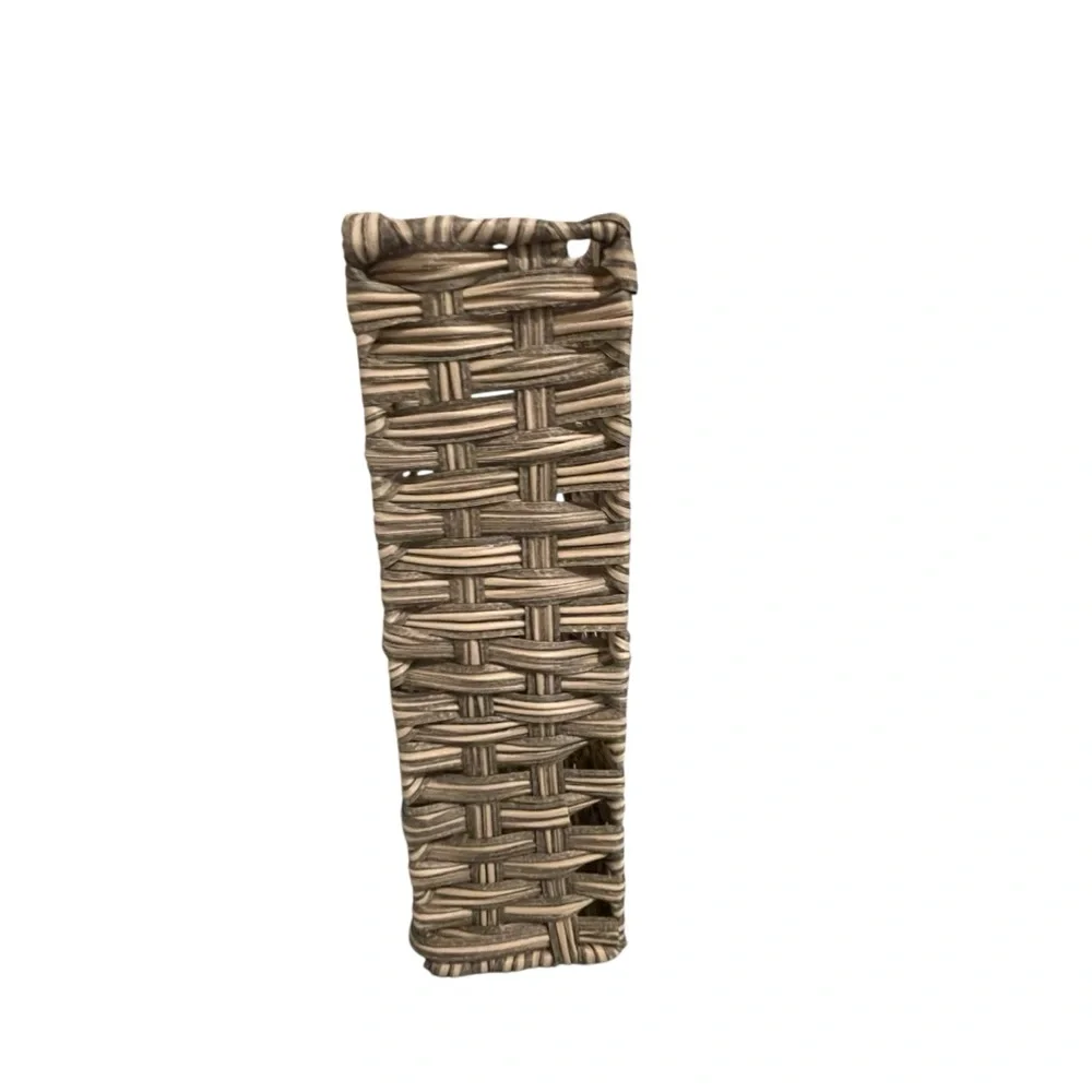 NWOT - Woven Look Magazine Holder